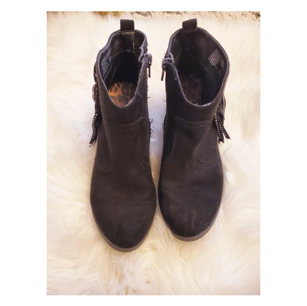 Sale! Girls Black Boots with tassels - Picture 2 of 6